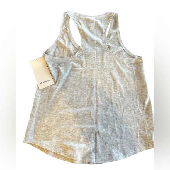 Lululemon Heathered Core Ultra Light Gray Love Tank Top Size 6 NET - Picture 7 of 10
